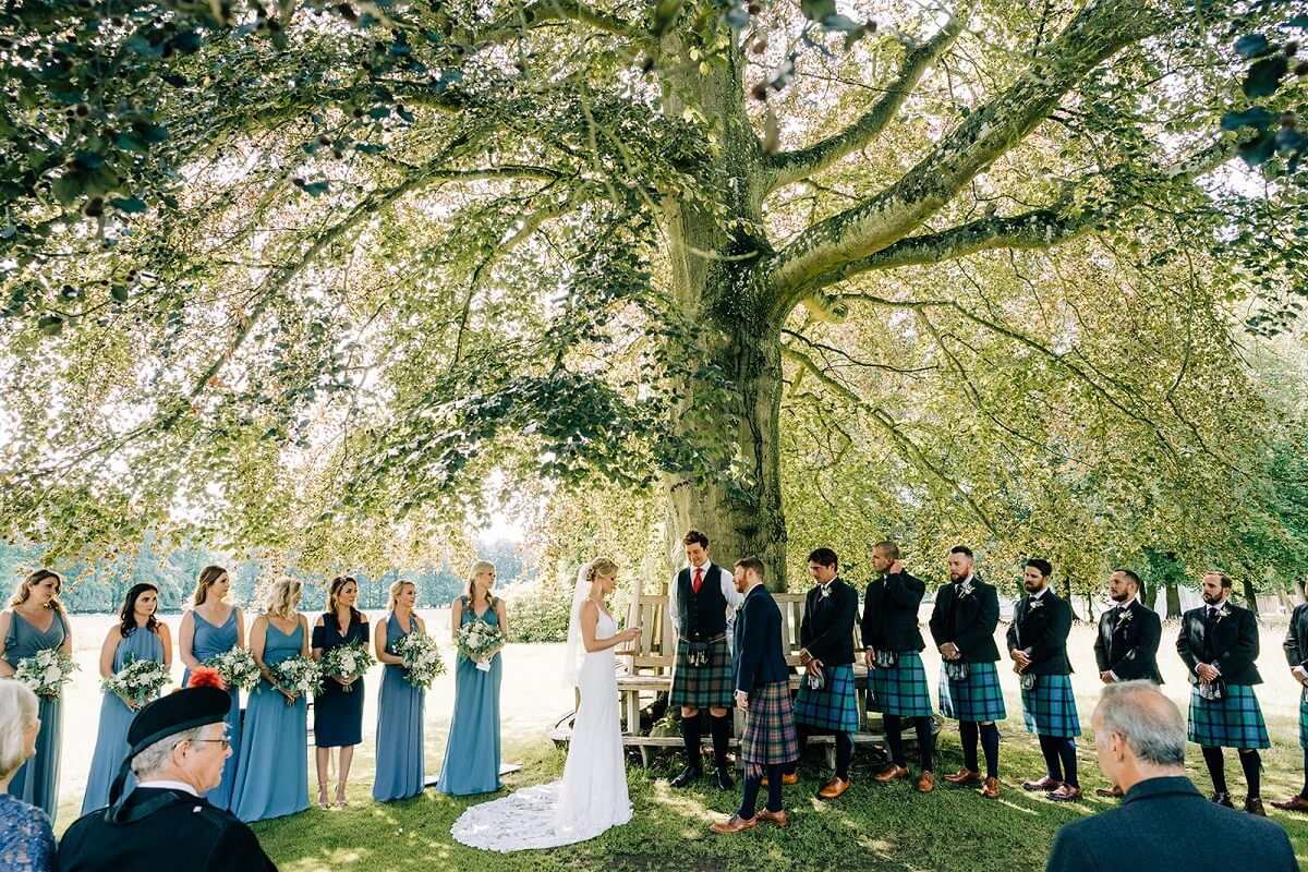 Garden-weddings-photographs-by-zoe